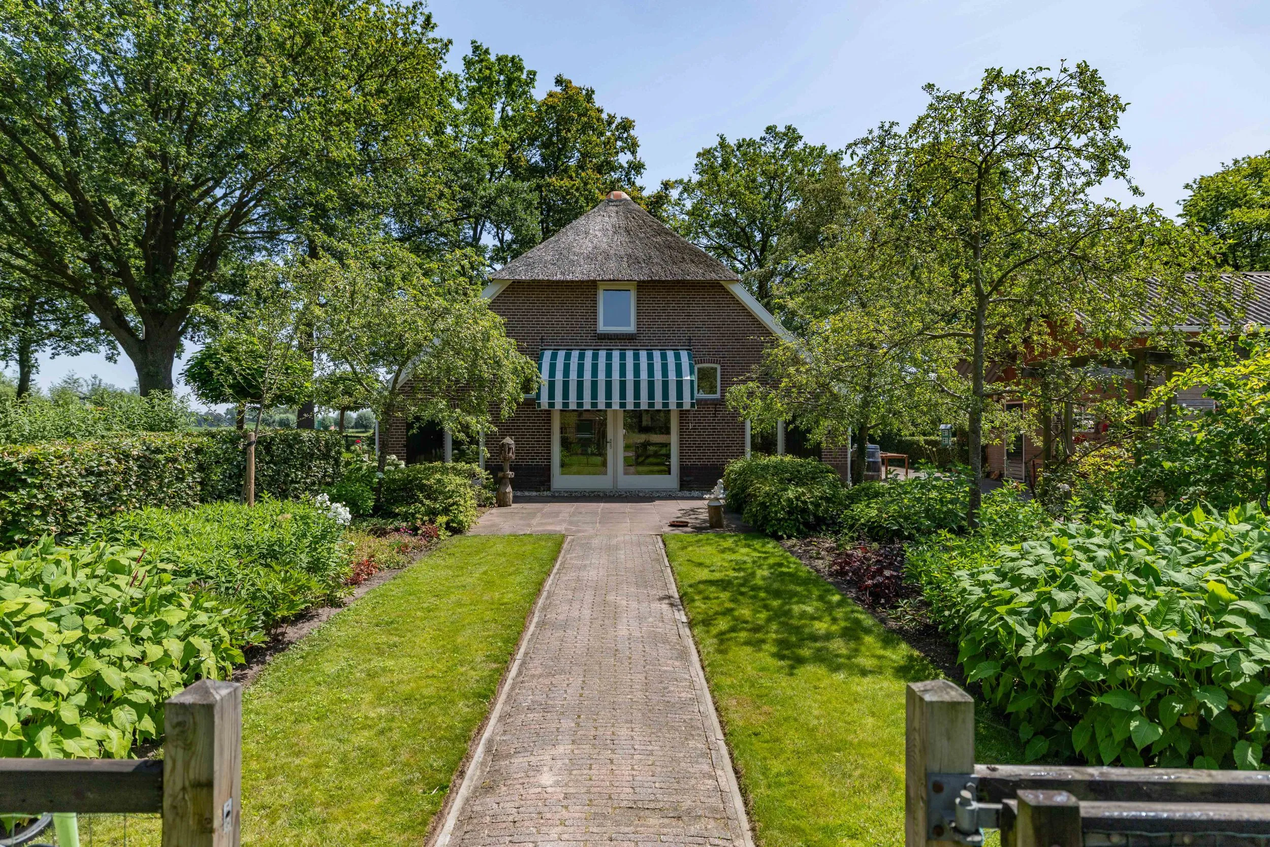 Dwarsdijk 6, Laren