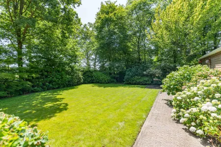 Dwarsdijk 6, Laren