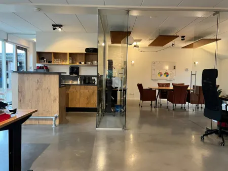 Woonboerderij met kantoor, schuur en uniek voedselbos