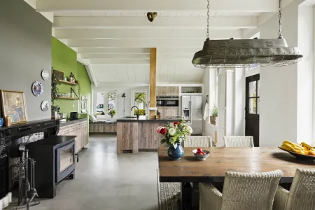 Woonboerderij met kantoor, schuur en uniek voedselbos