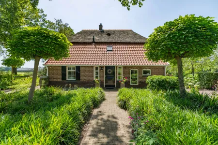 Dwarsdijk 6, Laren